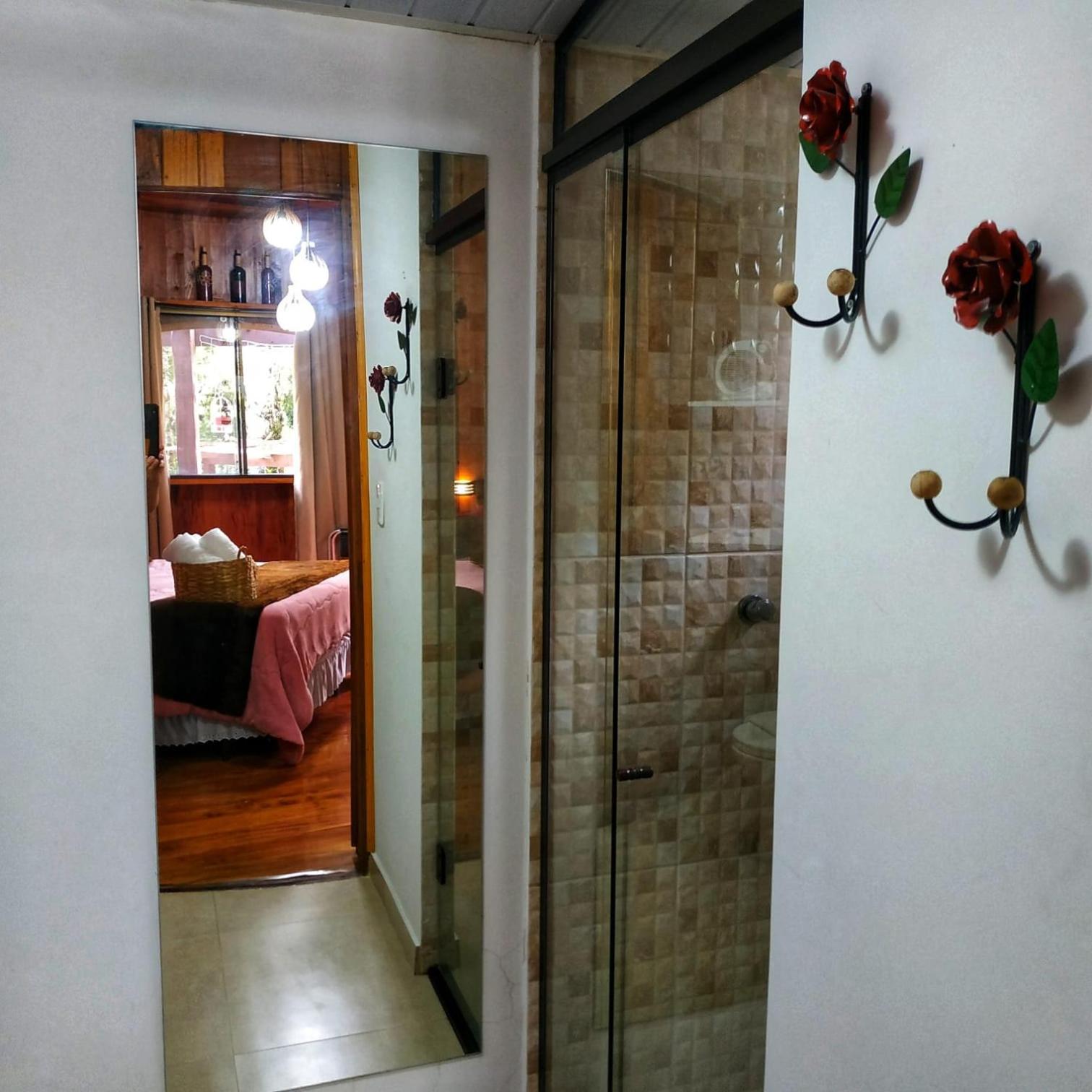 Chalé Temático em Pipa de Vinho - Parada da Pipa Chalés Canela Quarto foto